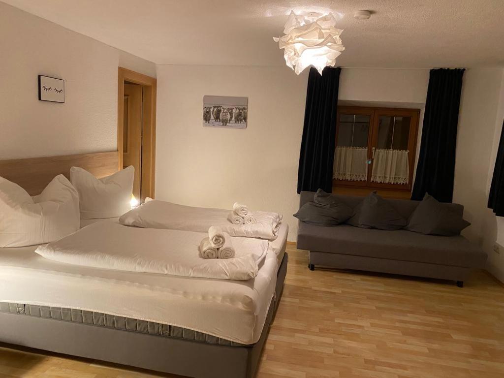 Appartments Krone Bichlbach Szoba fotó