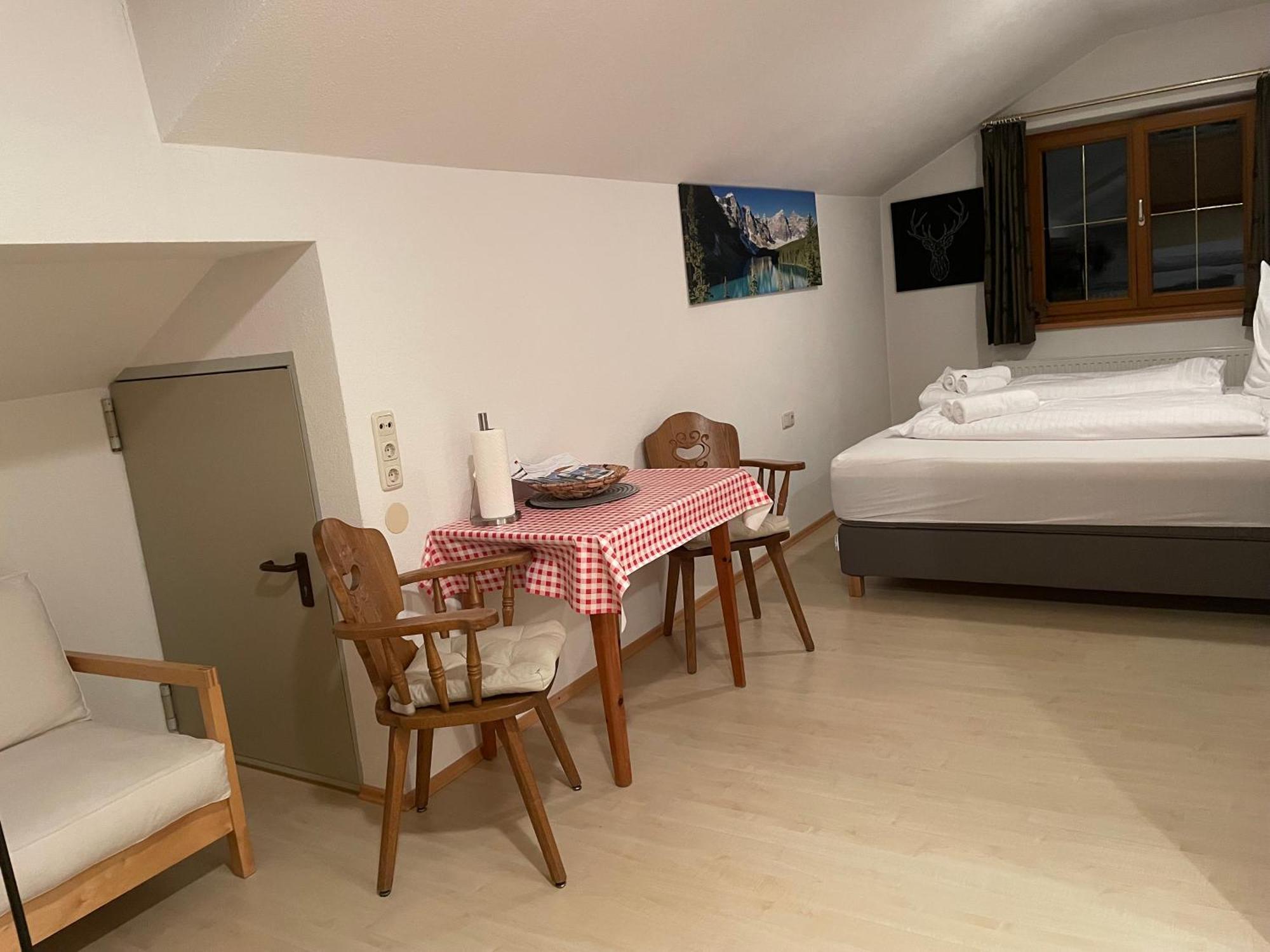 Appartments Krone Bichlbach Szoba fotó